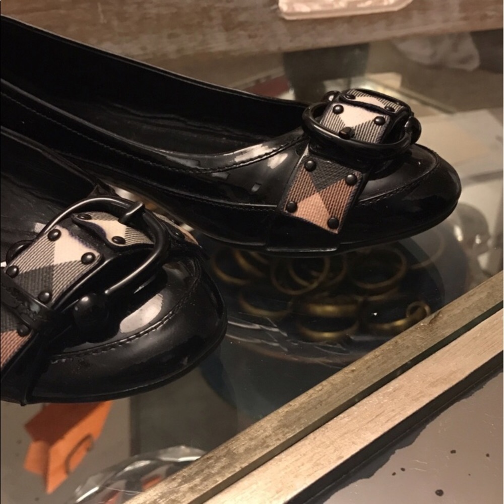 Authentic Burberry flats in good condition - Picture 2 of 6